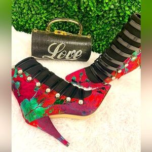 Graphic Print Booties